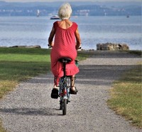 bicicletta e donna