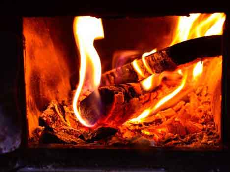 Camini e stufe a legna e inquinamento indoor