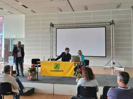 Fausto Ferruzza, Lorenzo Cecchi e Elena Canna introducono il I forum mobilità sostenibile in Toscana
