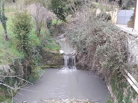 Acque scure nel torrente Mensola: individuata la fonte dello sversamento
