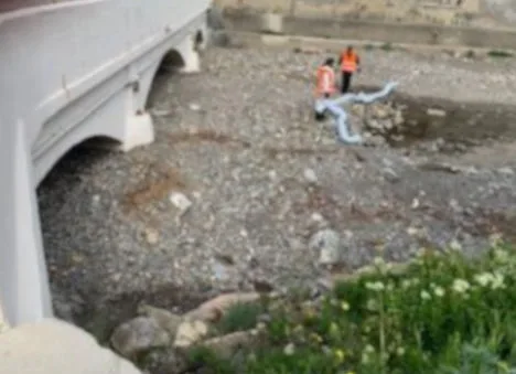 Quercianella (LI): finisce in mare il gasolio fuoriuscito da un’autocisterna incidentata