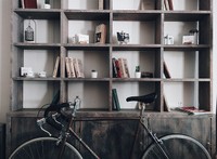Bicicletta e libreria