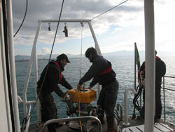 Operatori ARPAT sul battello oceanografico Poseidon